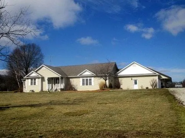 14336 E 250th Ave, Flat Rock, IL 62427