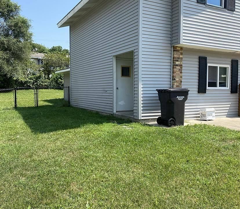 2nd image of 7174 Martin Ave SE