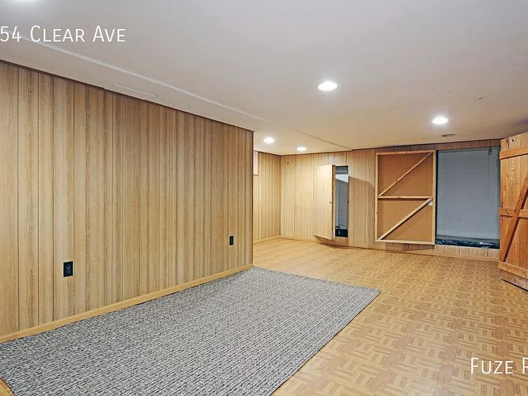 654 Clear Ave — Photo 16