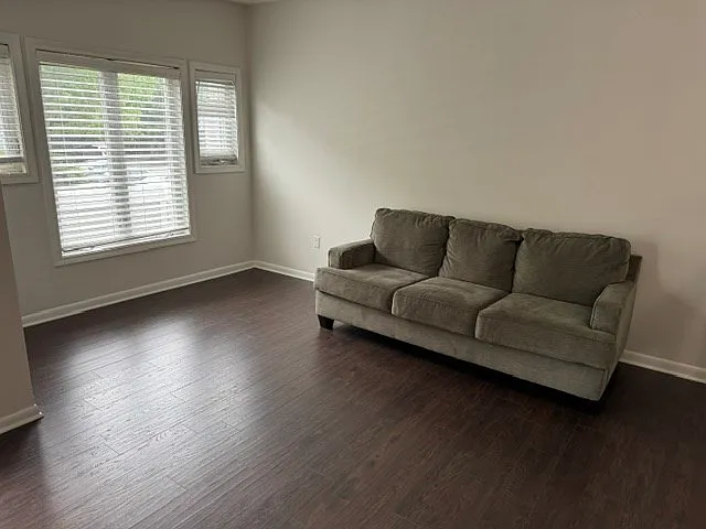 116 Burkhall St #O — Photo 8