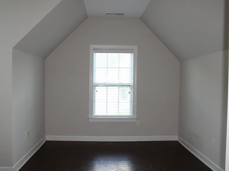 241 Vinewood Pl — Photo 33