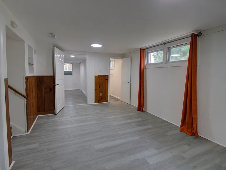 6520 Armstrong Ave — Photo 15