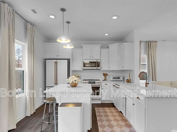 4th image of 242 Lacewing Dr