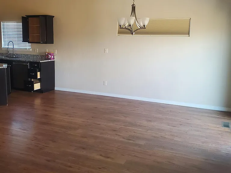 212 Hideaway Ln — Photo 3