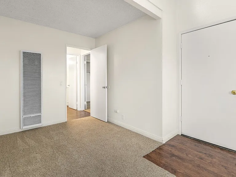 Park Place Apartments — Photo 57