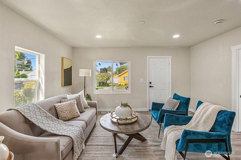 3rd image of 238 Meadow N