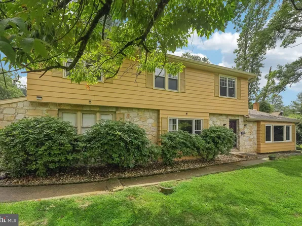 8704 Marshall Rd, Wyndmoor, PA 19038