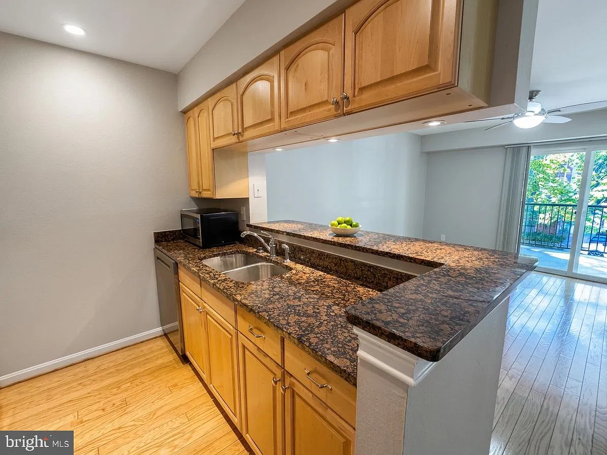3315 Wyndham Cir — Photo 4