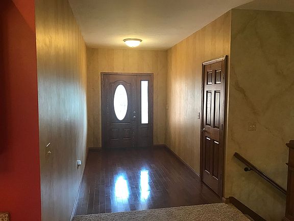 3rd image of 37 Heritage Ct