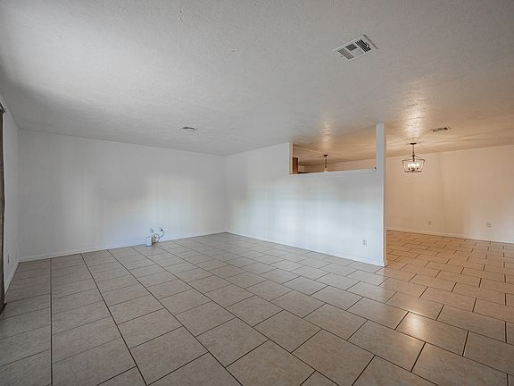 5th image of 3015 N 43rd Ln