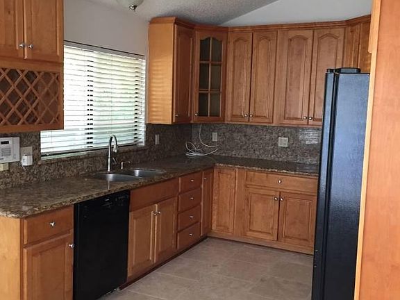 2nd image of 401 Jay Ct