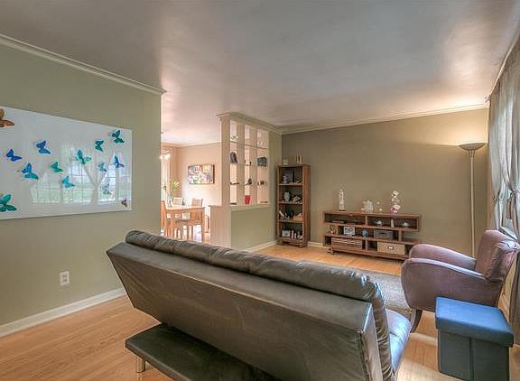 5th image of 2908 W 74th St
