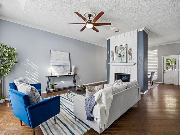 3rd image of 5639 Centeridge Dr