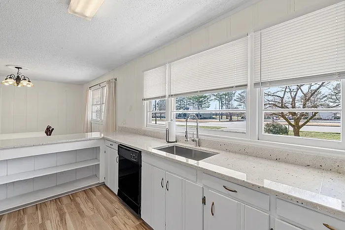 8009 Whitesburg Dr SE — Photo 5