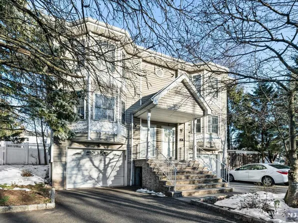 3 Sunset St, Dumont, NJ 07628