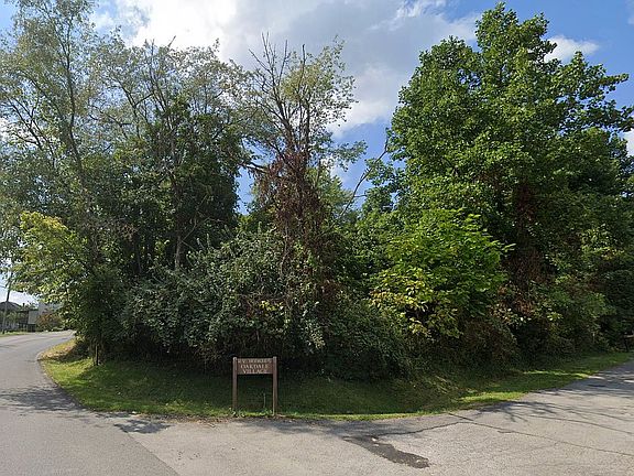 4th image of 1800 Morgantown Ave