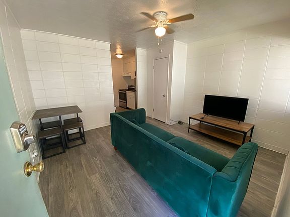 3rd image of 662 Liberty St #4