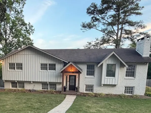 3661 Crestside Rd, Birmingham, AL 35223