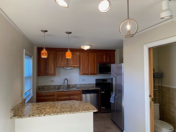 3rd image of 1660 Spruce Ave