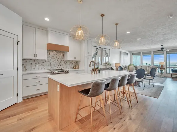 570 Linden Dr #413, Arnolds Park, IA 51331