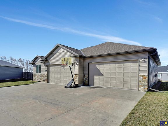 4th image of 9511 N 146th Pl
