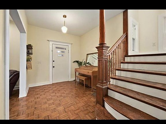 4th image of 3325 Holmes St