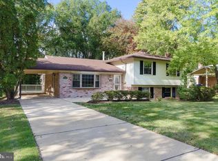 8206 Chancery Ct, Alexandria, VA 22308