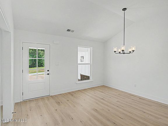 4th image of 120 Farley Rd