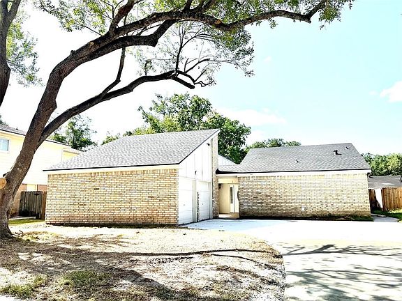 3rd image of 2023 Mustang Springs Dr