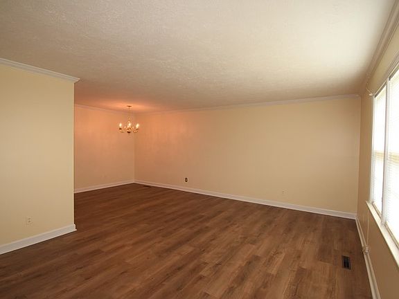 4th image of 610 Park Ave APT 1