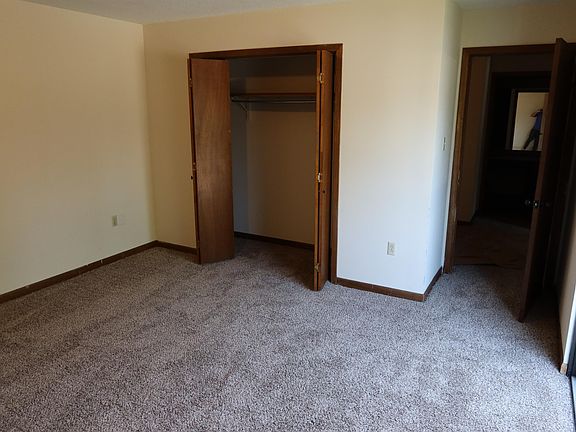 4th image of 9005 Creekside Ln APT A