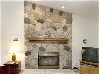 5th image of 3419 Thornhill Ave