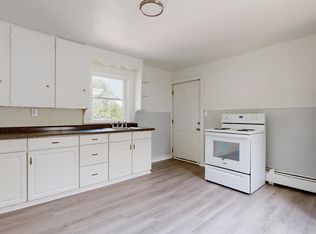 21 Riverbank Ct #C, Springvale, ME 04083
