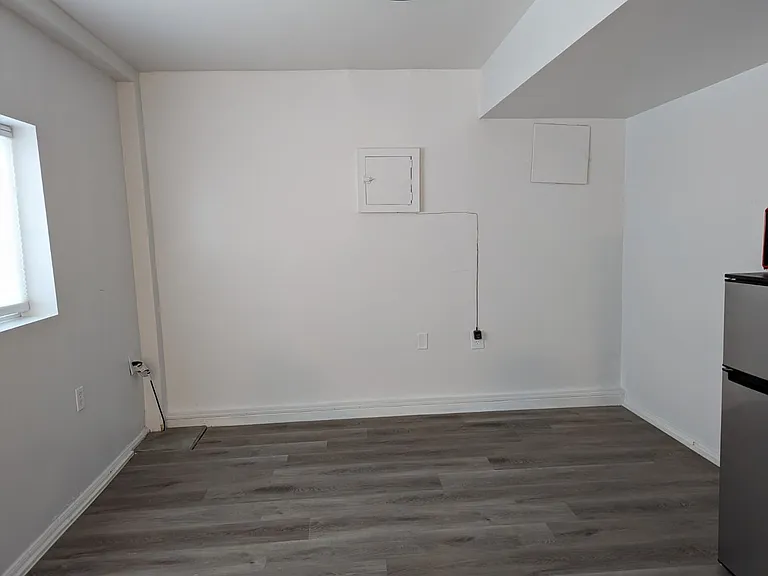 2515 Broadway #B2 — Photo 3