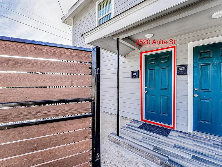 2520 Anita St — Photo 6
