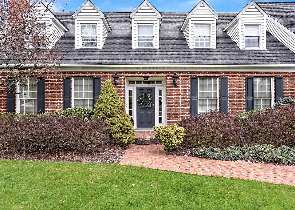 1st image of 5455 Woodland Pl