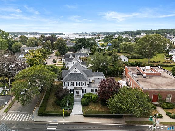 5th image of 32 East Main Street