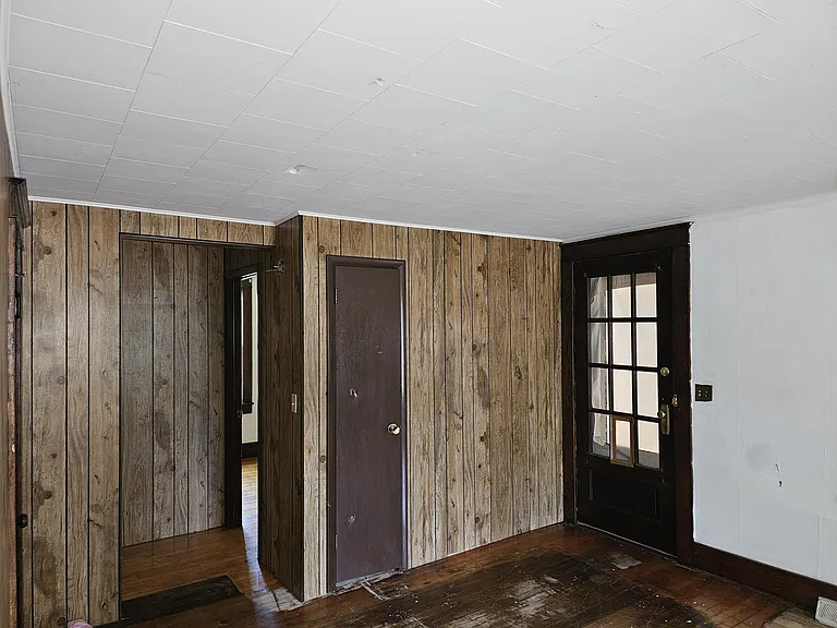 802 N 1st Ave — Photo 7
