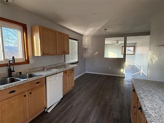 5th image of 102 N 4th St