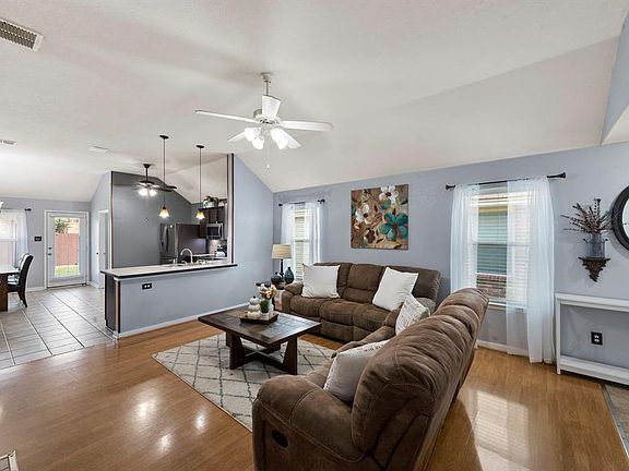 3rd image of 4945 Ambrosia Dr