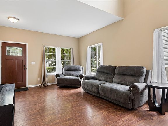 2nd image of 345 Richmond Dr