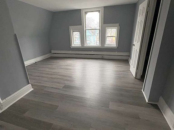 3rd image of 243 S Clinton St APT 3