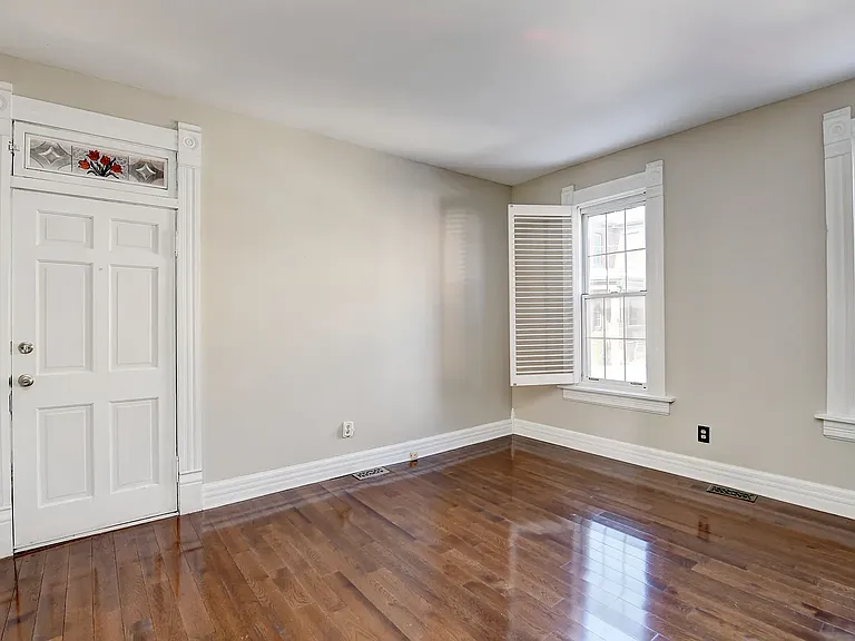 243 Jackson St — Photo 5