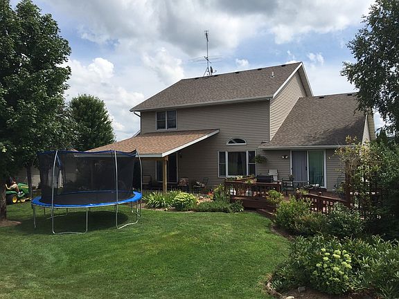 2nd image of 135 N Lakeview Dr
