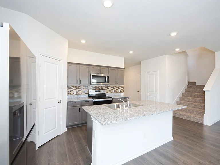 6225 Bracken Dr — Photo 8
