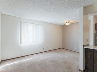 1327 D St #4, Lincoln, NE 68502