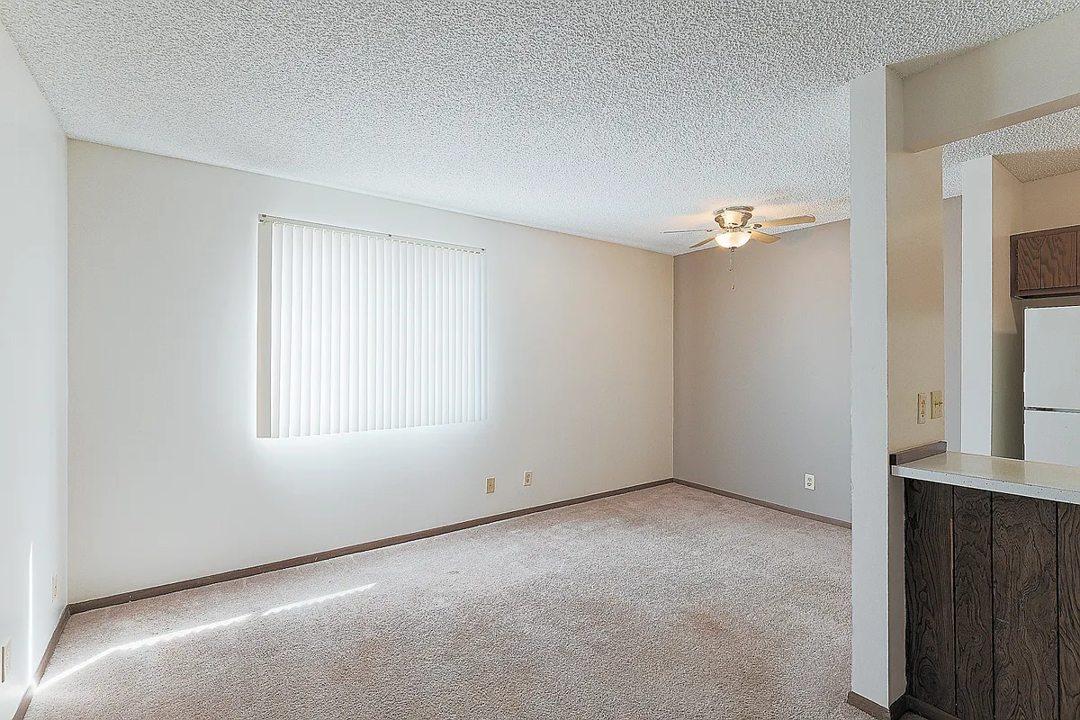 Building Photo - 1327 D St #10