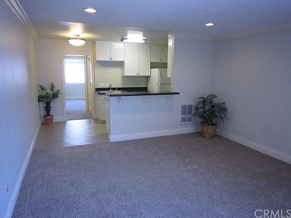 2nd image of 1720 Newport Ave APT 9