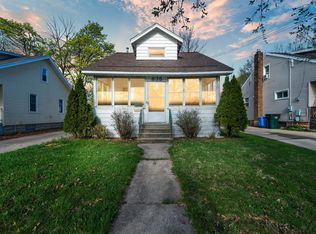 835 Comfort St, Lansing, MI 48915