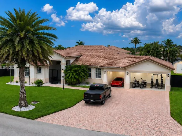 12922 SW 221st St, Miami, FL 33170
